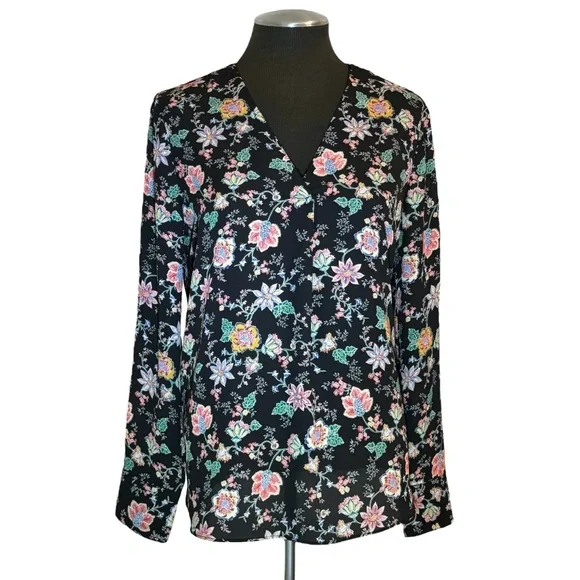 Banana Republic - Drapey Floral Long Sleeve V-Neck Blouse – Small - Picture 2 of 11